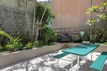 アパートホテル Gem Of Waikiki At Inn On The Park