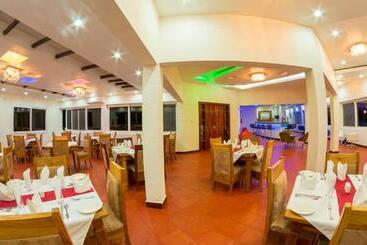 酒店 Ngonga Beach Resort