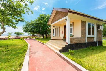 Hotel Ngonga Beach Resort