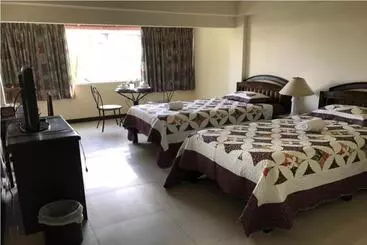 Hotel Oyo 903 Madame Kim Hostel