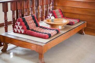 Otel Wake Up At Muang Kao Boutique