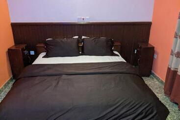 膳宿费 Lucia Guest House Lungi