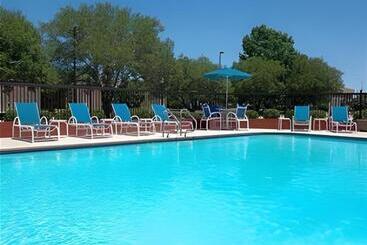 Holiday Inn Express Hotel & Suites Columbus