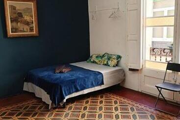 ベッドアンドブレックファースト Banys Nous R5