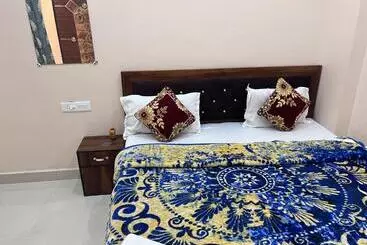 Bed & Breakfast R K Stay & Palace Near Ram Lalla Temple 800 Meter Ayodhya