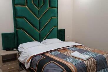 Hotell Hostal Kapital City