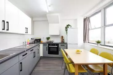 ユースホステル For Students Only Trendy Non Ensuite Rooms At Northernhay House In Exeter