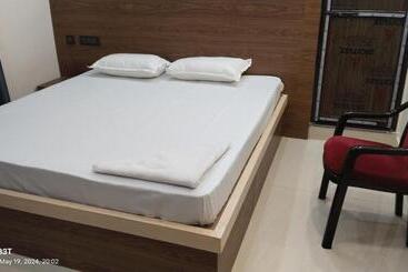 Hotel Bhagirath Palace