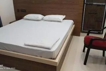 Hotel Bhagirath Palace