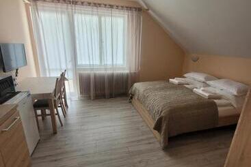 Pensjonat Azta Central Apartments