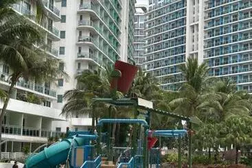 هتل Azure Staycation Place