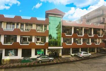 Hotel Bob S N Barley