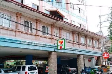 8hostel