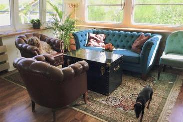 Alberg Selmas Hytt Och Salong