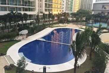 Vakantie-appartementen Azure Beach Club Paris Hilton