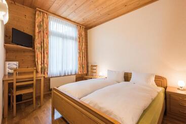 住宿加早餐  Alpenrose Beim Ballenberg