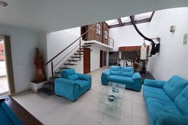 تختخواب و صبحانه La Aurora Hotel Like Home