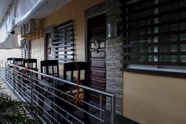 Resort Luzmin Bh Beachfront Cottages