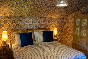 Hotel Himalayan River Garden