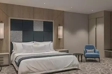 Skyline Hotel & Suites