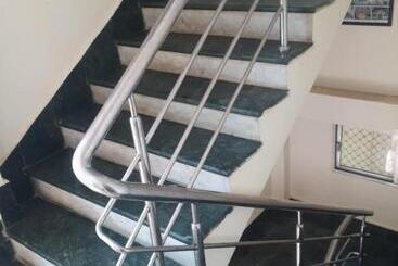 Hotel Gouri Palace ! Puri হোটেল গৌরী প্রাসাদ পুরী Near Sea Beach And Temple With Wifi Restaurant And Parki