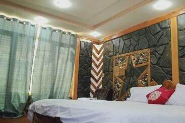 هتل Fairy Land Resort Gamba Skardu