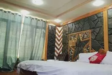 هتل Fairy Land Resort Gamba Skardu