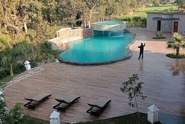 Merak Resort Corbett