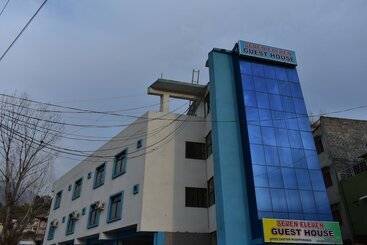هتل Seven Eleven Guest House