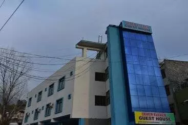 هتل Seven Eleven Guest House