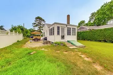 コテージ Bayfront East Quogue Retreat W/ Private Boat Dock