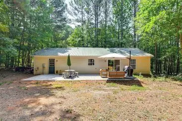 Mökkimajoitus Mooresville Retreat W/ Patio, 1 Mi To Lake Norman!