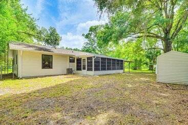 Vakantiehuisje Ocala Home W/ Fenced Yard Near Wec: Dogs Welcome!
