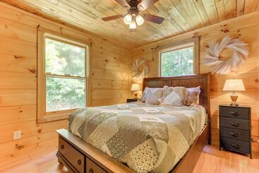 コテージ Secluded Cosby Cabin W/ Wraparound Deck