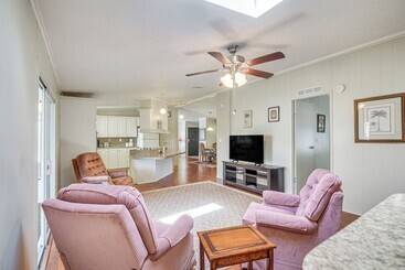 קוטג'' Walk To Indian River From Pet Friendly Home!