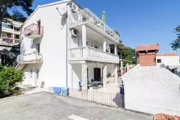 Majatalo Guest House Sobra 38