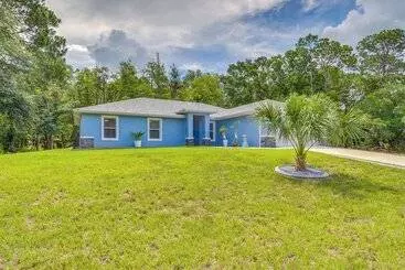 Landhus Crystal River Home W/ Lanai + Hot Tub