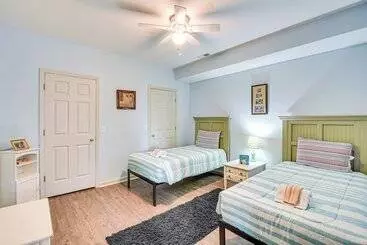 Landhus Spacious Home In Hiawassee W/ Mountain Views!