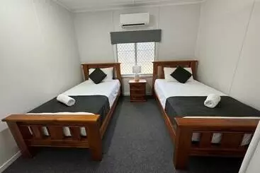 هتل آپارتمان Essex Court