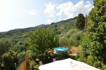 کلبه Stone House, Immersed In Nature With Fenced Garden And Private Pool