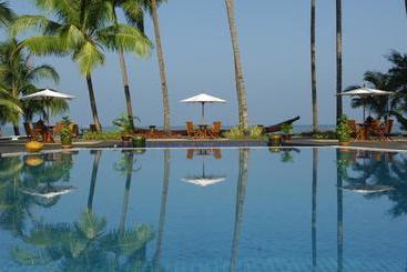 Amazing Chaung Tha Resort