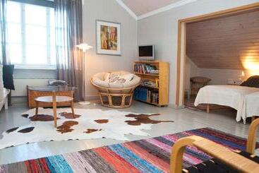 Aamiaismajoitus (B&B) Kuuksenkaari