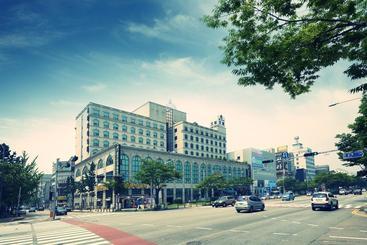 בית מלון כפרי Benikea Premier  Siheung