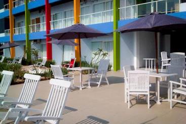 בית מלון כפרי Jepara Beach