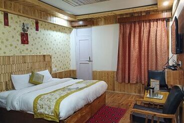 Fabhotel Shandela Near Mall Road