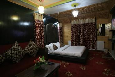 Hotel Snow Land, Sonmarg