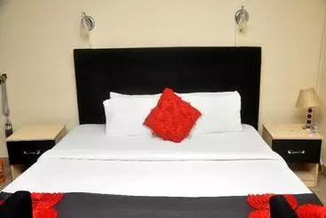 Hotel The Home