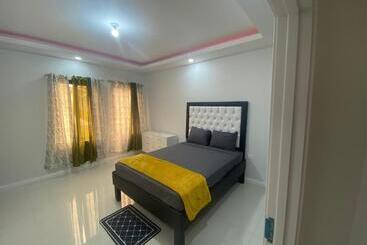 تختخواب و صبحانه Chateau Charme