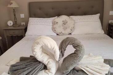 Bed and Breakfast Chez Brigitte Chambre D Hôte Avec Cour Privative,piscine