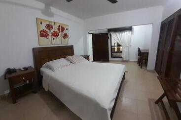 Otel Frutas Del Lago